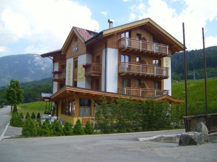 Residence Garni Il Giglio Commezzadura Exteriér fotografie