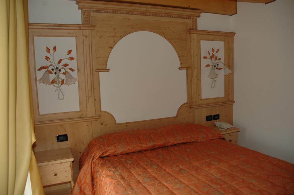 Residence Garni Il Giglio Commezzadura Pokoj fotografie